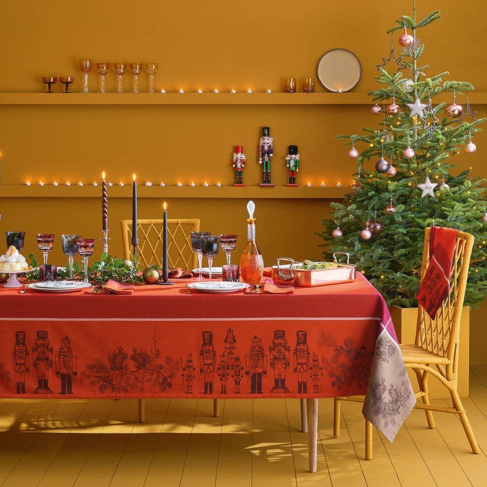 Casses Noissettes Tablecloth - Rouge Festif - Cotton