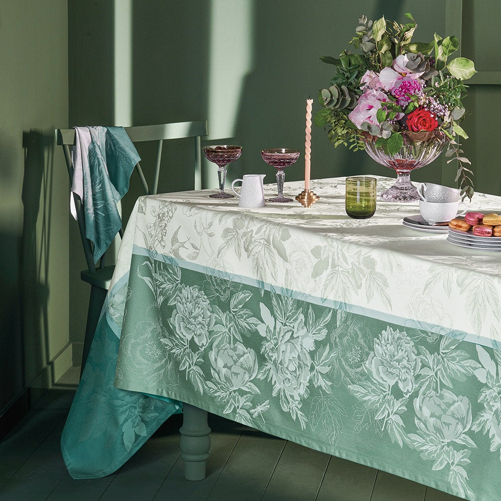 Garnier Thiebaut Jardin De Pivoines Jacquard Tablecloth